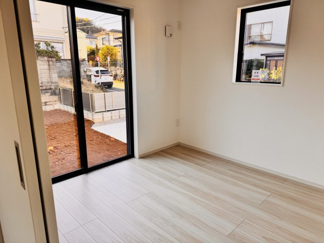 八王子市　絹ケ丘　新築一戸建て　３期の洋室|～リビングに隣接している4.5帖の洋室です～