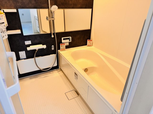 八王子市　絹ケ丘　新築一戸建て　３期の浴室|～のびのびとくつろげるバスルーム　1日の締めくくりに癒しのバスタイムを～