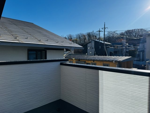 八王子市　絹ケ丘　新築一戸建て　３期のバルコニー|～洗濯物も布団もタップリと干せるバルコニー～