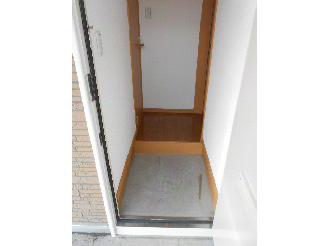 コーポリベラルの玄関