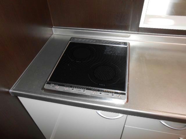 ＲＯＳＳＯ　Ｂ（ﾛｯｿﾋﾞｰ）のキッチン