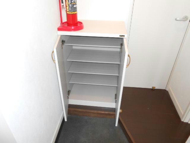 ＲＯＳＳＯ　Ｂ（ﾛｯｿﾋﾞｰ）の玄関