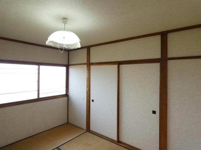 中井ハイツの居間・リビング