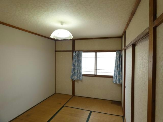 中井ハイツの居間・リビング