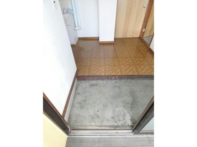 中井ハイツの玄関