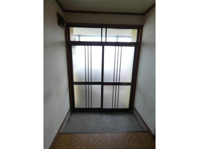 中井ハイツの玄関