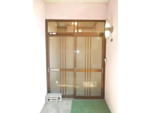 中井ハイツの玄関