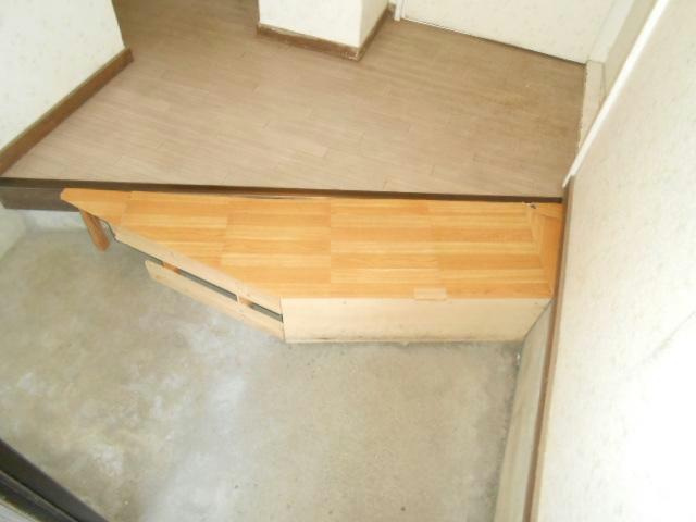 中井ハイツの玄関