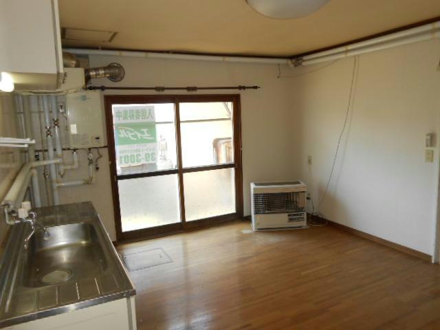 中井ハイツの居間・リビング