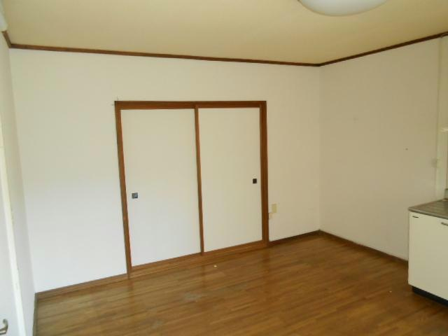 中井ハイツの居間・リビング