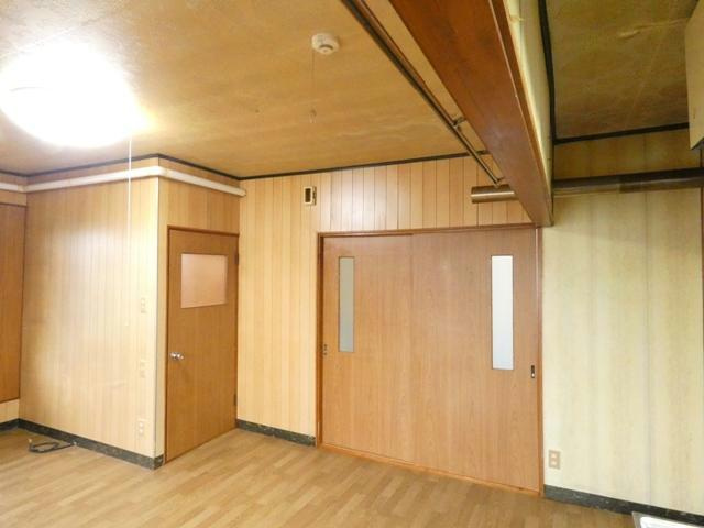 カネサマンションの居間・リビング