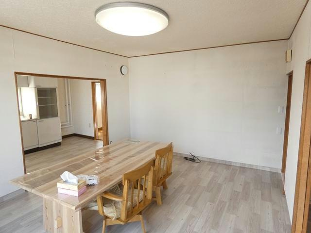 大楽毛西２－３０－１６店舗付住宅の居間・リビング