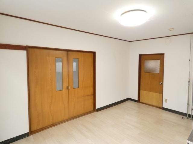 マル義ハイツの居間・リビング