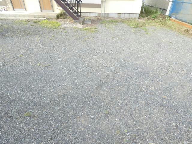 バナ奈ハイツの駐車場