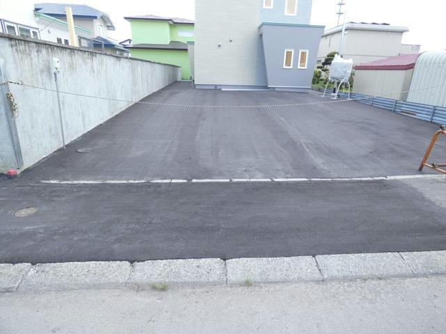鳥取北１０－１５－４貸家の駐車場