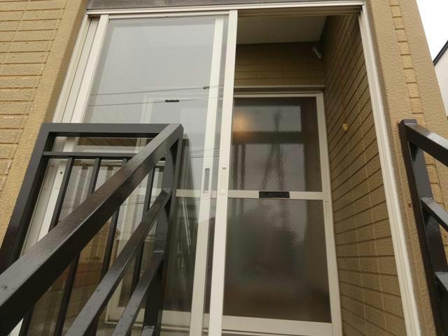 東宝ハイツの玄関