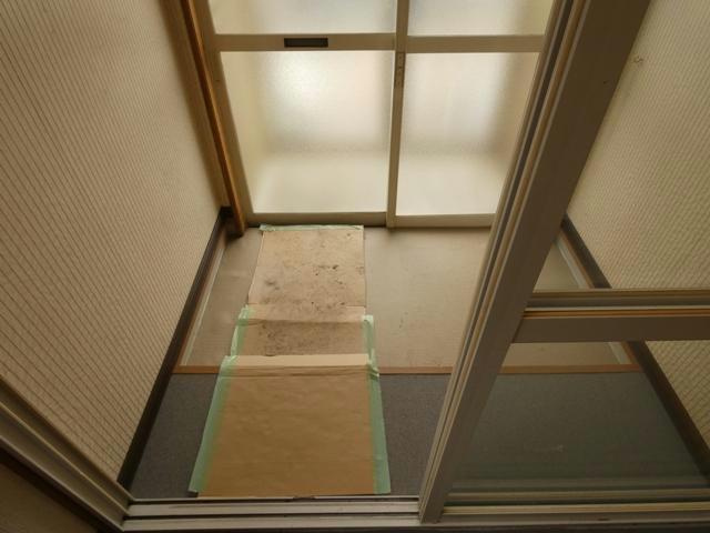 東宝ハイツの玄関