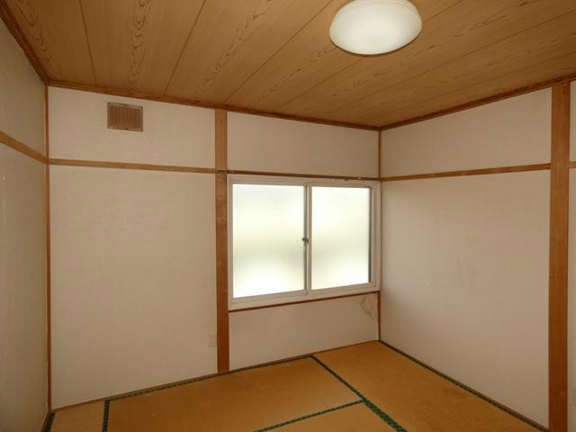 協輪ハイツの居間・リビング
