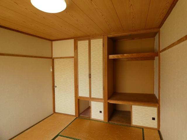 協輪ハイツの居間・リビング