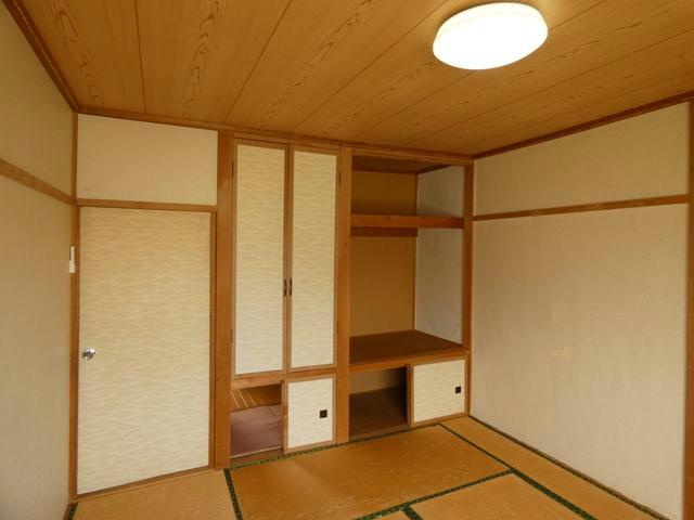協輪ハイツの居間・リビング