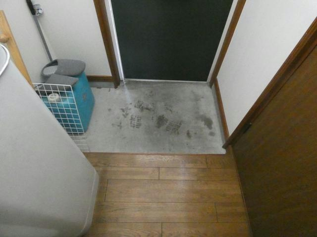 ハイツドリーム（曙）の玄関