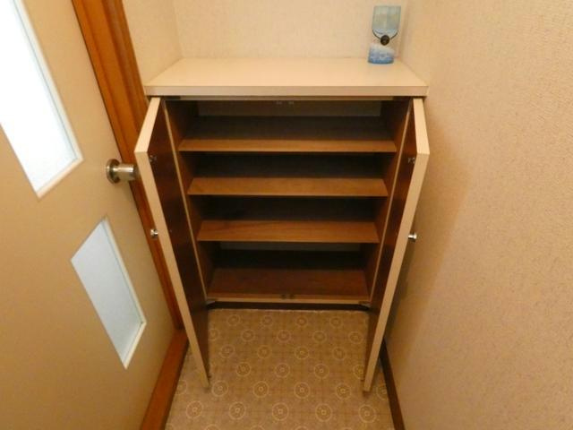 ワンルームハイツの玄関