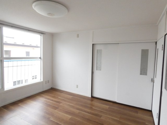 中岡マンション（鳥取北９）の居間・リビング