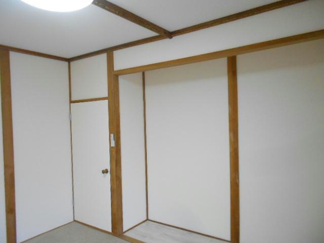 カネ山ハイツB（光和）の居間・リビング