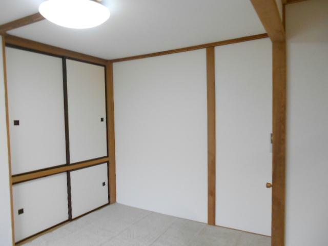 カネ山ハイツB（光和）の居間・リビング