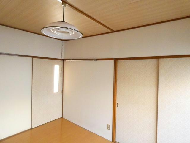 菅マンションの居間・リビング