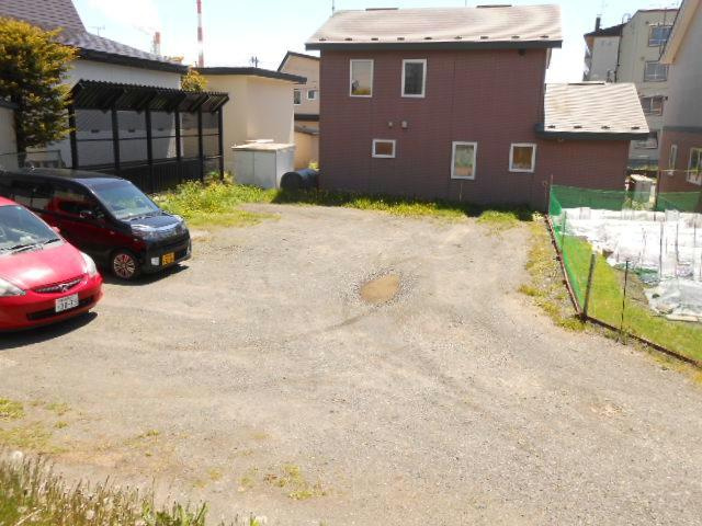 菅マンションの駐車場