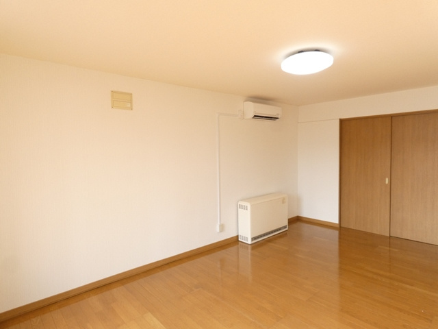 ハイツエミールⅠの居間・リビング