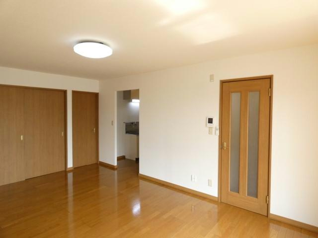 ハイツエミールⅠの居間・リビング