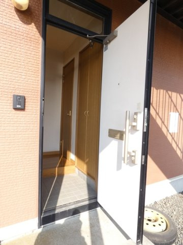 ハイツエミールⅠの玄関