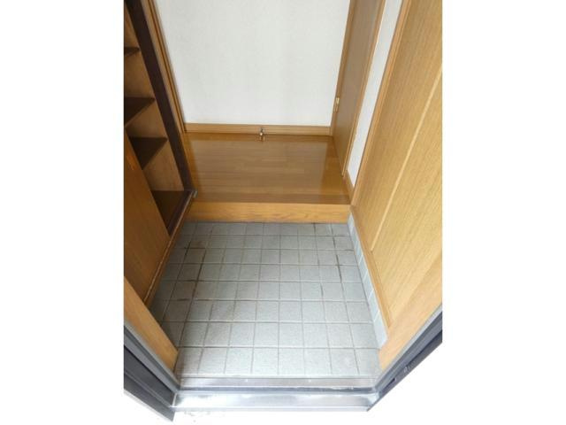 ハイツエミールⅠの玄関