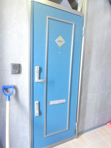 トゥインクル２１の玄関