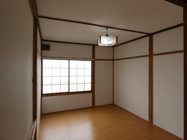 ひまわりハイツⅡ（鳥取北）の居間・リビング