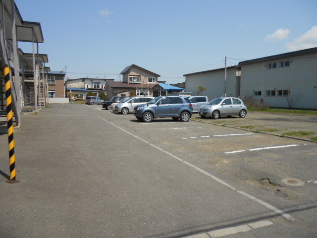 コーポリベラルⅡの駐車場