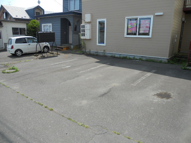 ブランシェの駐車場