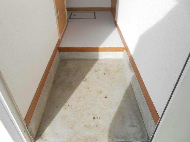 フラワーハイツ(星が浦大通）の玄関