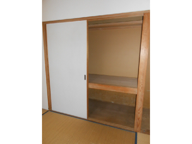 新開ハイツの収納