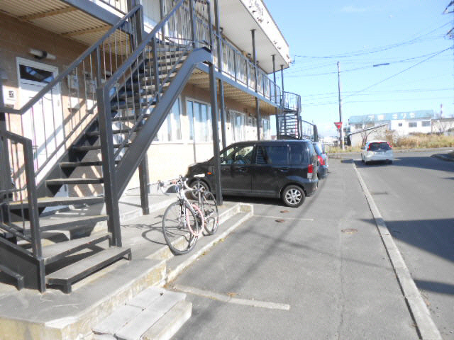 ウェルカムサトウ２の駐車場