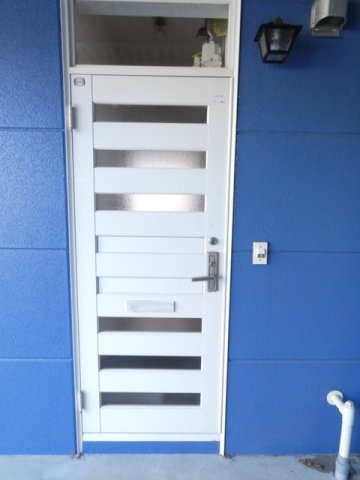 コーポ文苑の玄関