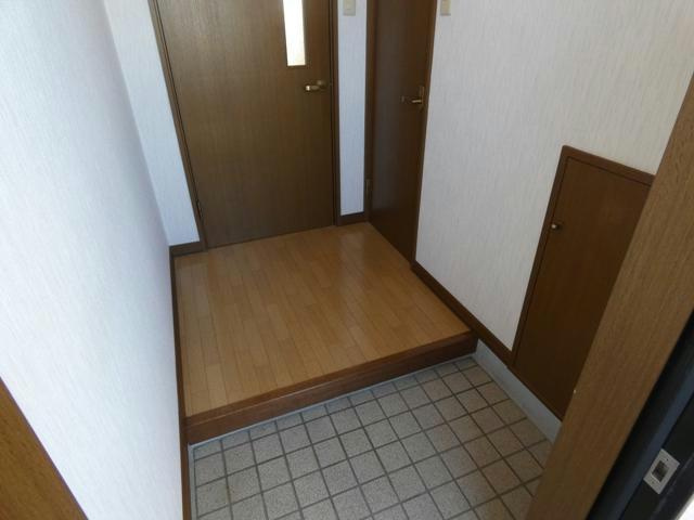 メゾンフローラの玄関