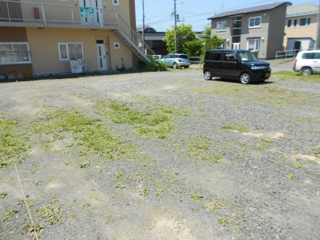 ゴリラハウスの駐車場