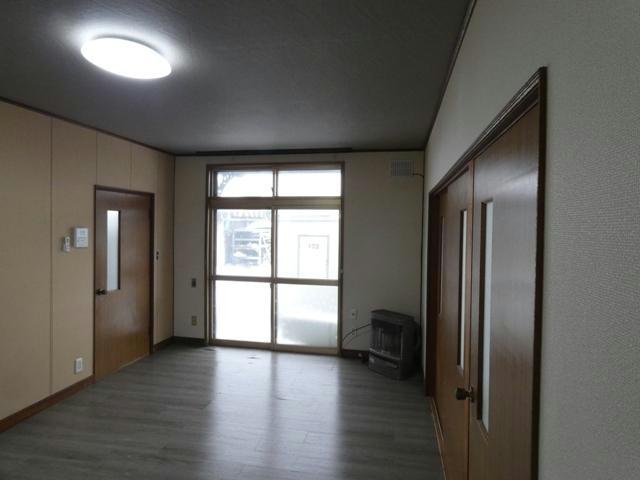 阿部ハイツの居間・リビング