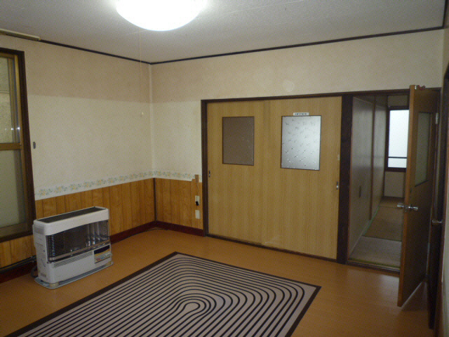 ビーズハイツの居間・リビング