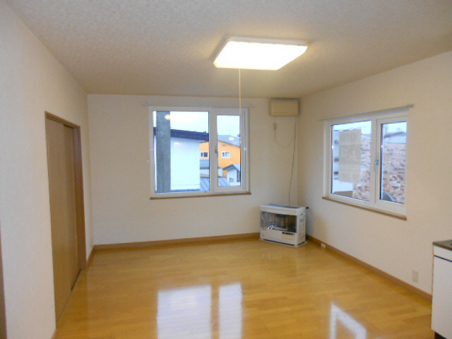 まるきハイツの居間・リビング