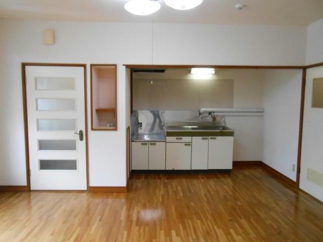 コーポ翠の居間・リビング