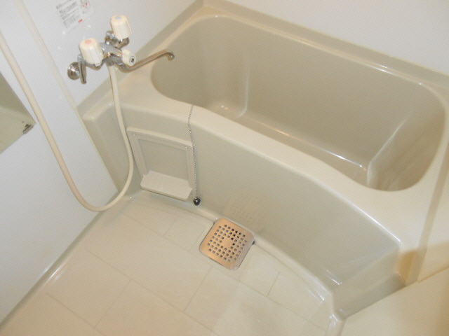 ハイツ雄飛の浴室